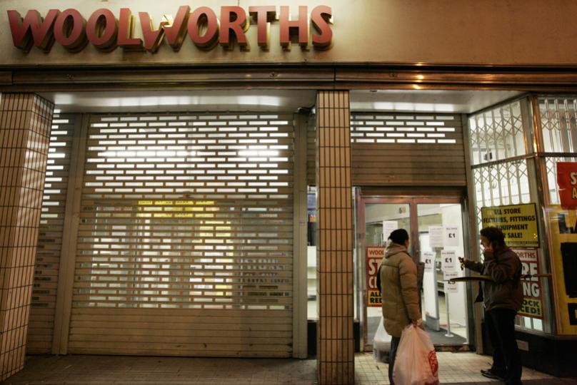 Shutters on Woolworths 5Jan09